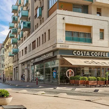 Eva's In Corvin Promenade